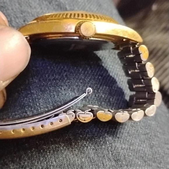 Sergio Valente Gold Classic Presidential Watch - Picture 3 of 8